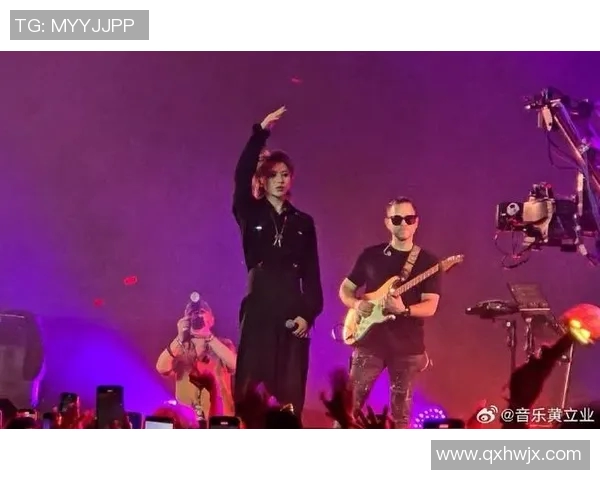 蔡徐坤：从音乐天才到足球场上的新星，跨界发展引领潮流新风尚